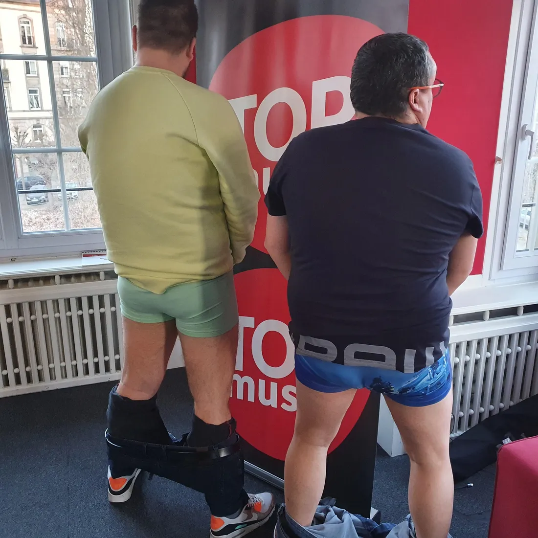 estelle challenge sans pantalon